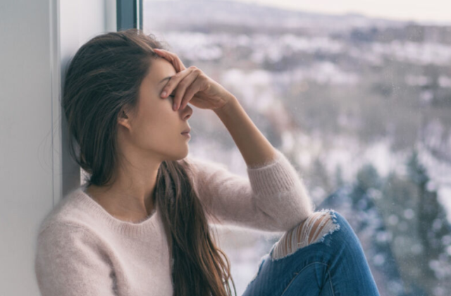 Mgła mózgowa. Skąd się bierze i jak się jej pozbyć?