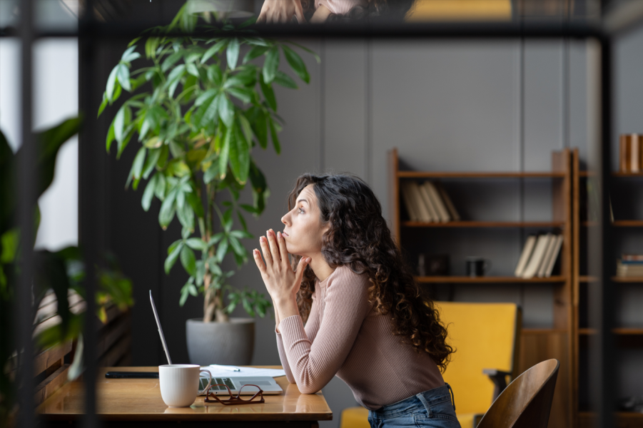 Syndrom oszusta - czym jest i jak wpływa na pracę?