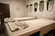 Rabat na masaż dla Użytkowników posiadających Kartę (plastikową lub elektroniczną w Aplikacji Mobilnej) lub Aplikacji Mobilnej nieposiadających Karty.