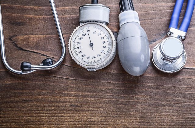 NADCIŚNIENIE – JAK OBNIŻYĆ WYSOKIE CIŚNIENIE KRWI?