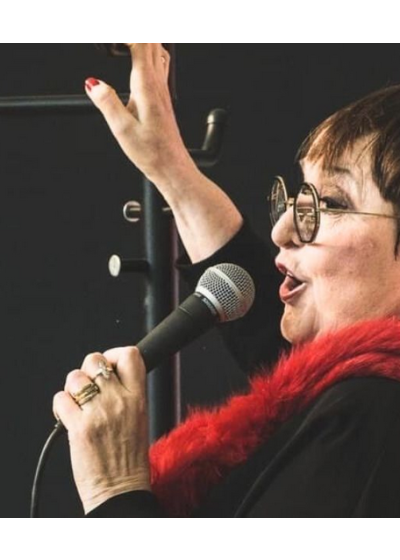 W DRODZE POD WIATR - recital Krystyny Tkacz